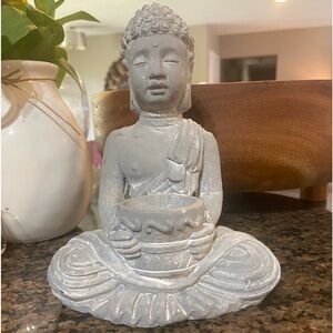 Sitting Buddha Statue Great indoors or out